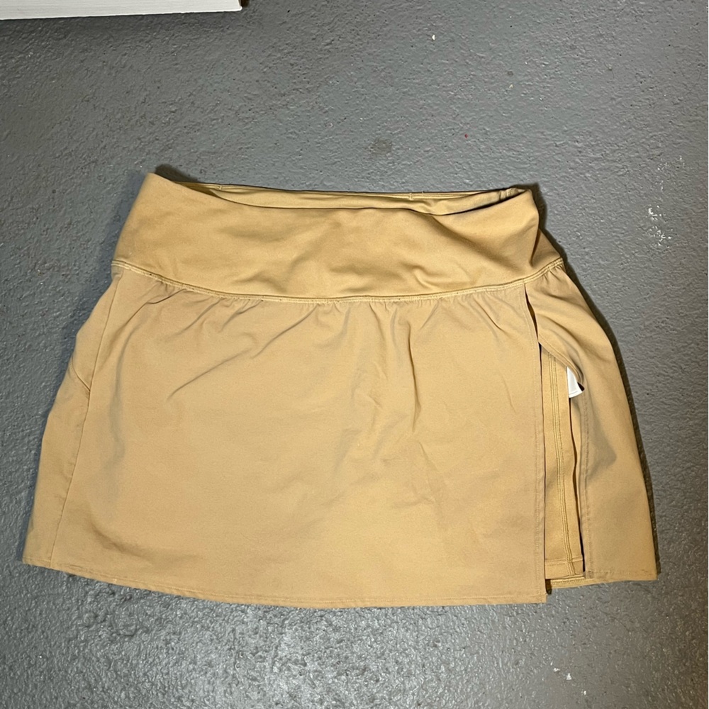 The Northface tan skort size M